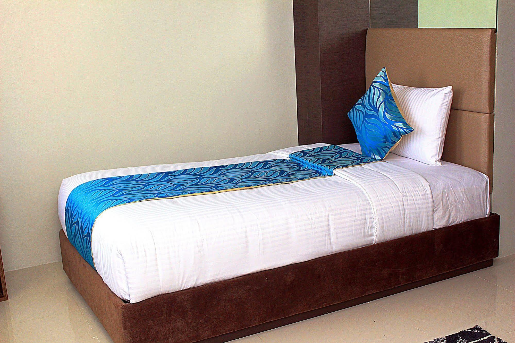 Hotel Estrella Tacloban Bagian luar foto